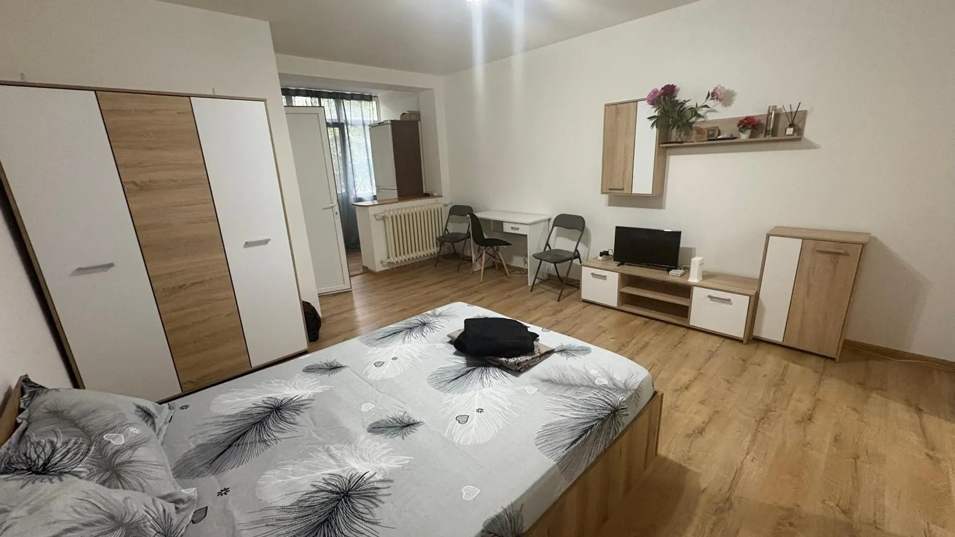 Studio Lujerului Veteranilor Boekarest 0*,  Roemenië